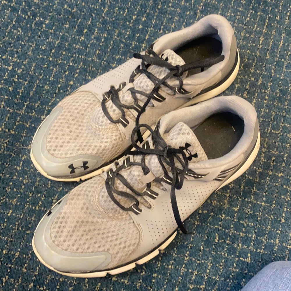 Under Armour Sneakers